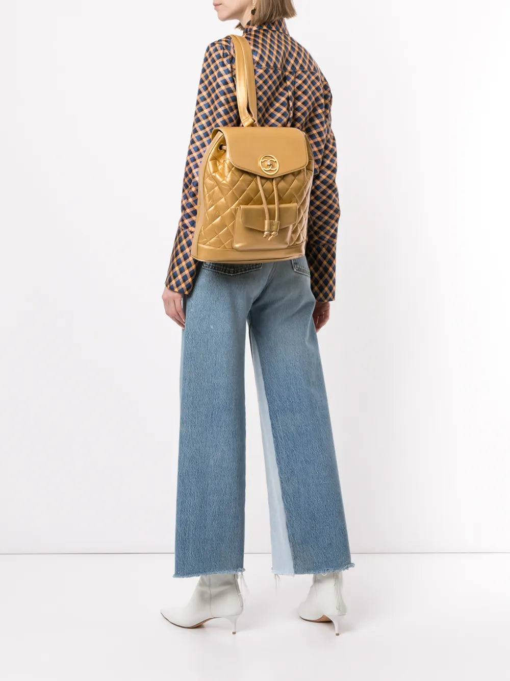 Pre-OwnedCHANEL Pre-Ownedcircle turn-lock backpack