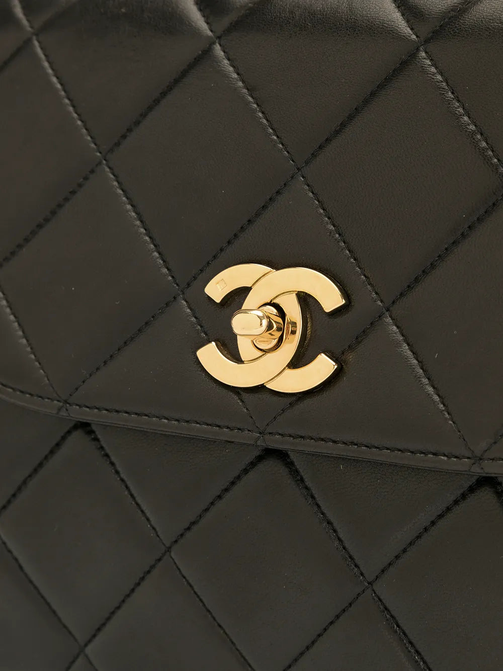 Pre-OwnedCHANEL Pre-Owneddiamond quilted trapeze tote