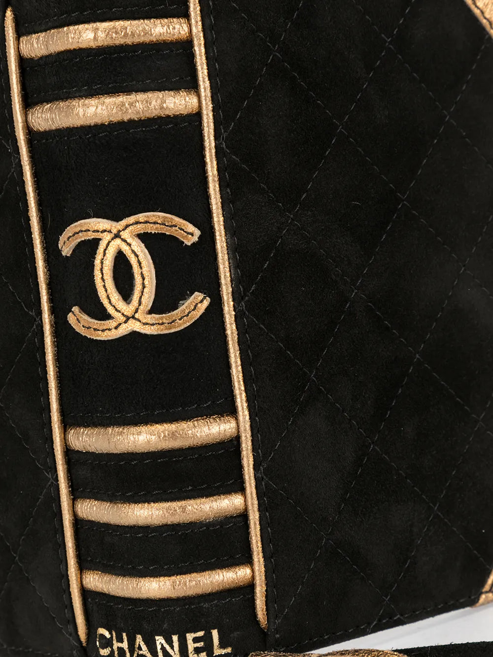 Pre-OwnedCHANEL Pre-Owned2005 book motif clutch