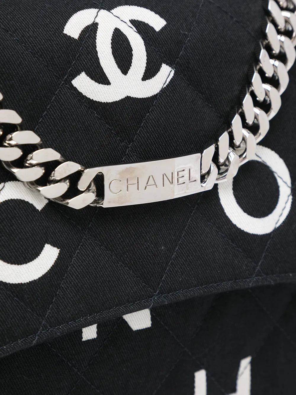 Pre-OwnedCHANEL Pre-Owned1997 diamond-quilted Icon handbag
