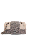 Pre-OwnedCHANEL Pre-Owned2004 small Tweed Classic Flap shoulder bag
