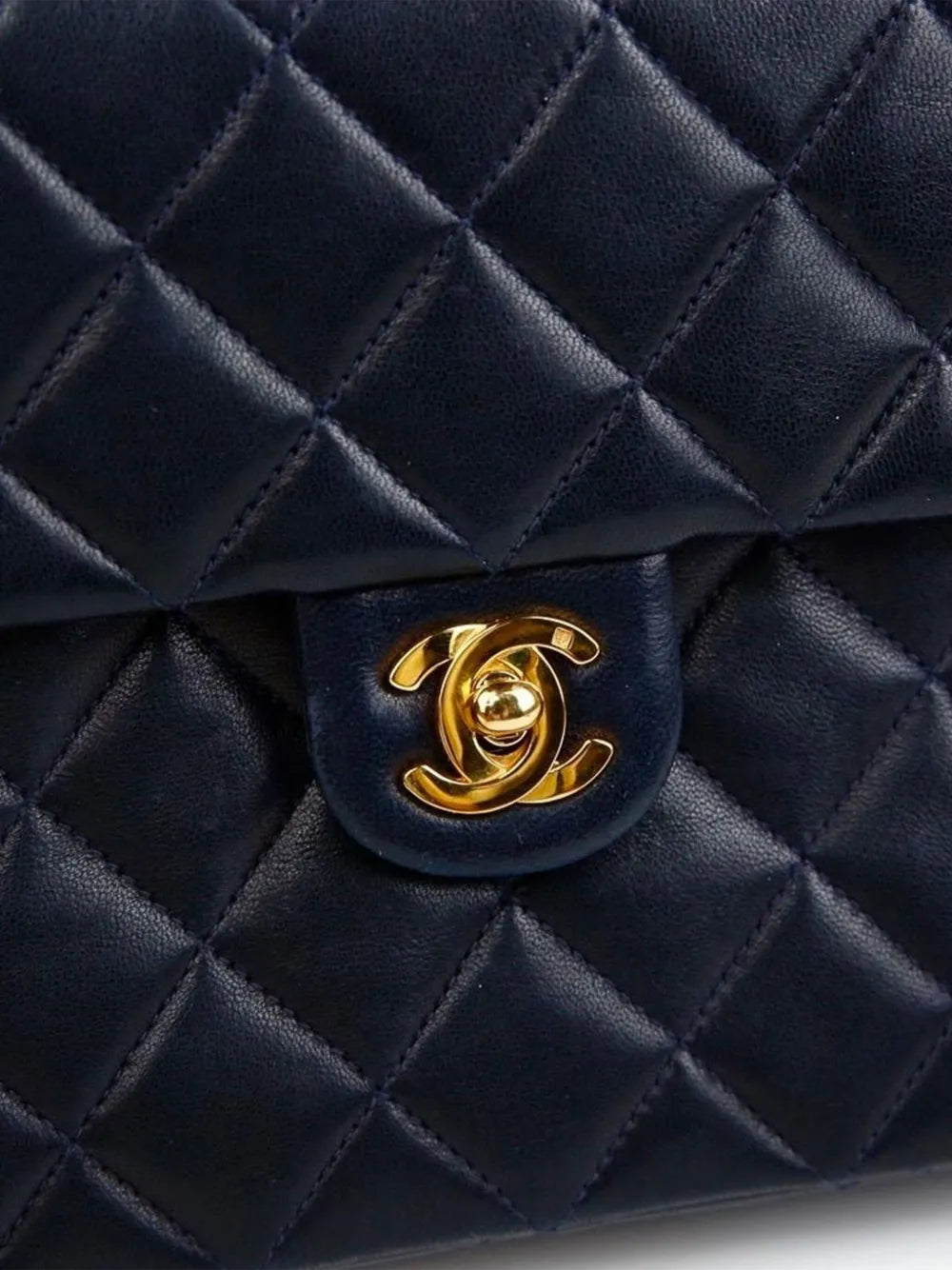 Pre-OwnedCHANEL Pre-Owned1990s Classic Flap shoulder bag