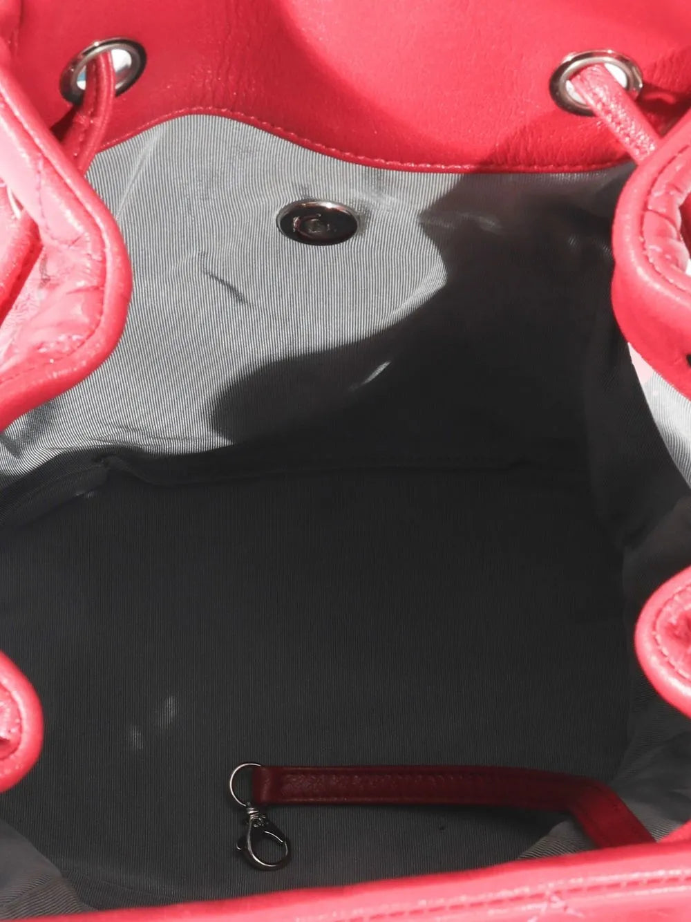 Pre-OwnedCHANEL Pre-Ownedmedium quilted backpack