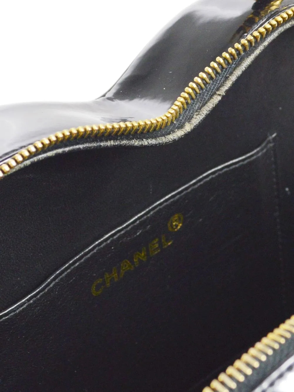 Pre-OwnedCHANEL Pre-Owned1995 CC Heart vanity top-handle bag