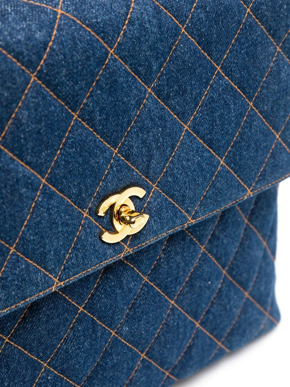 Pre-OwnedCHANEL Pre-Owned1997 medium diamond-quilted denim handbag
