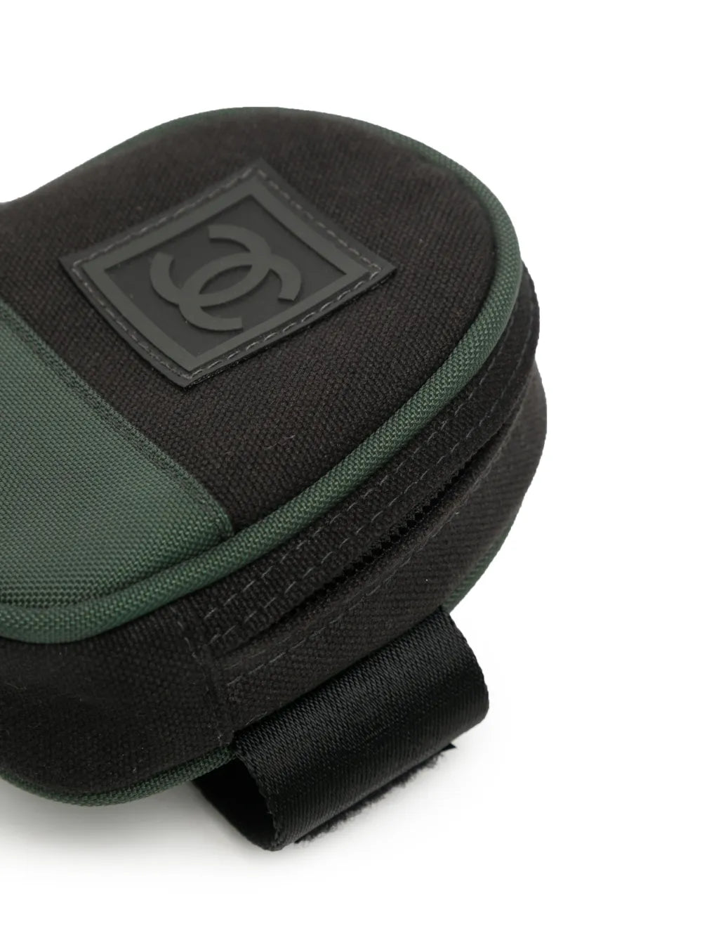 Pre-OwnedCHANEL Pre-Owned2003 Sports line leg pouch