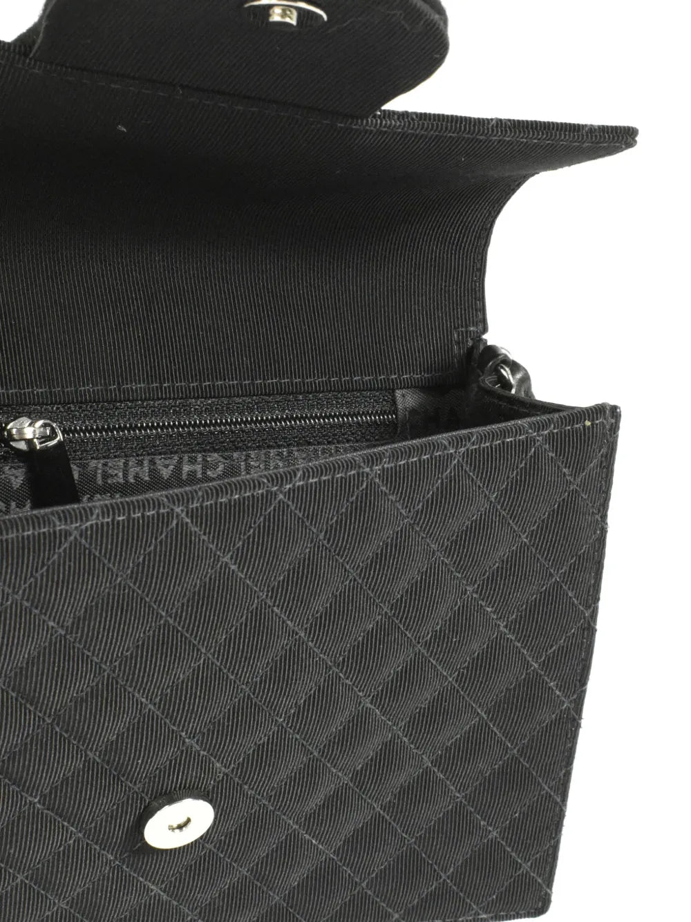Pre-OwnedCHANEL Pre-Owned2004-2005 Coat of Arms patch flap shoulder bag