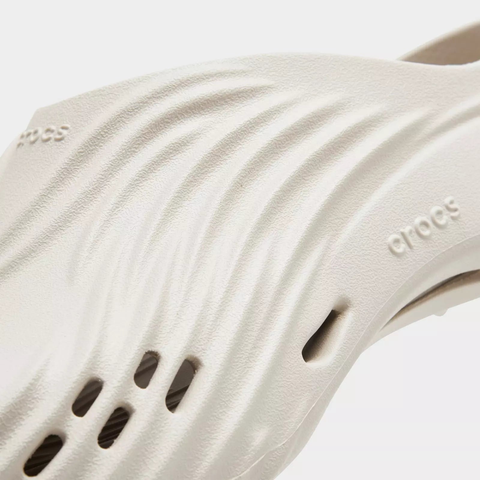 Men's Crocs Echo Wave Clog Shoes