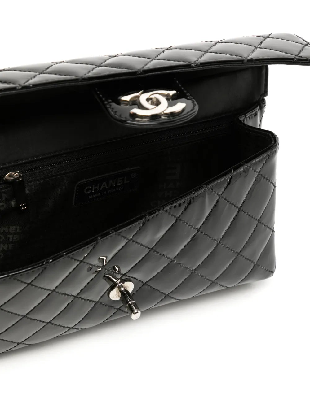 Pre-OwnedCHANEL Pre-OwnedChain-Through Flap shoulder bag