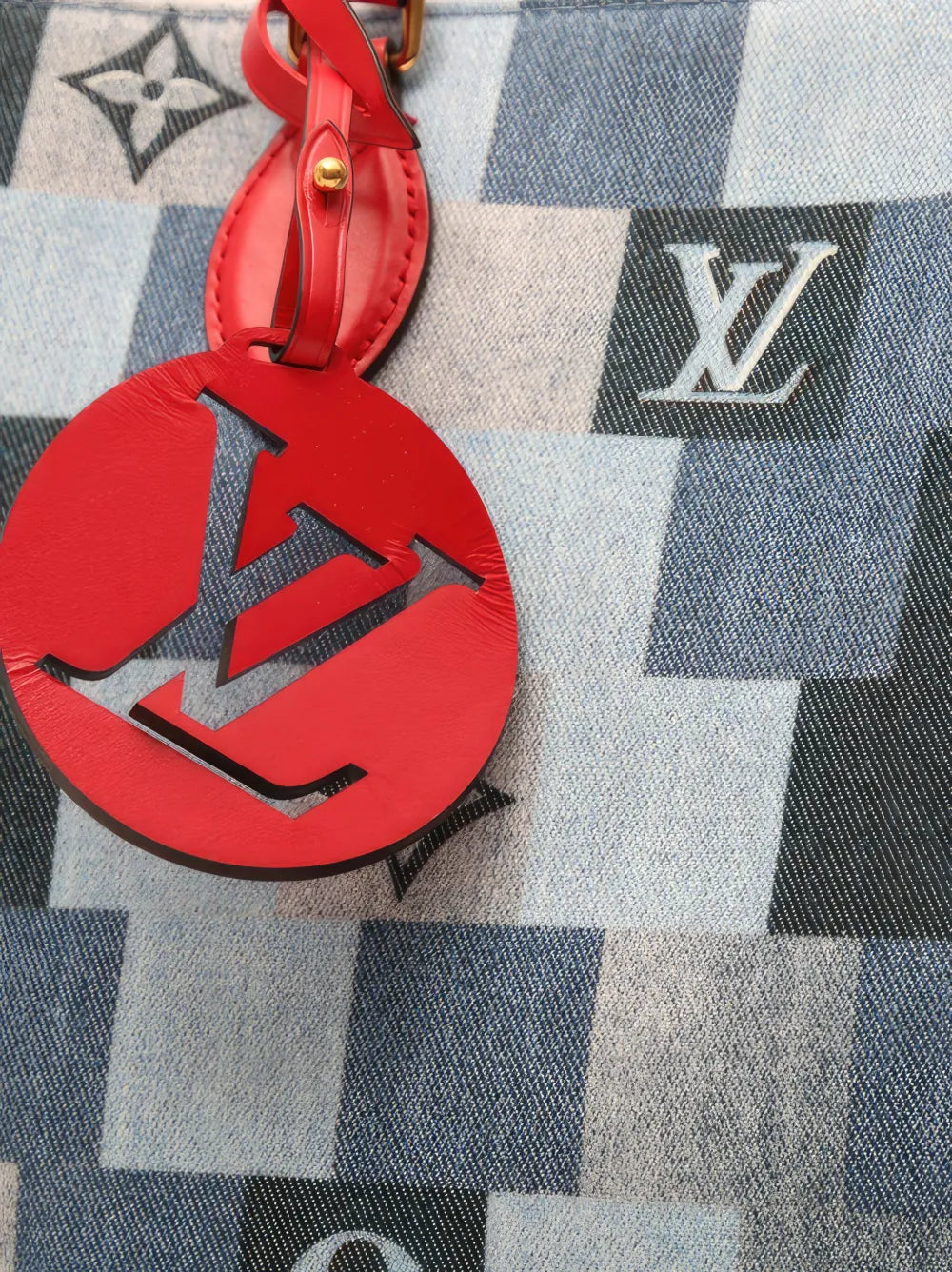 Pre-OwnedLouis Vuitton Pre-Ownedpre-owned Onthego denim shopping tote
