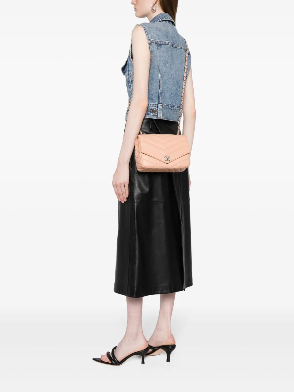 Pre-OwnedCHANEL Pre-Owned2018 Flap quilted shoulder bag