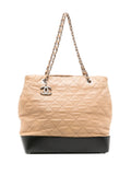Pre-OwnedCHANEL Pre-Owned2010-2011 diamond-quilted tote bag