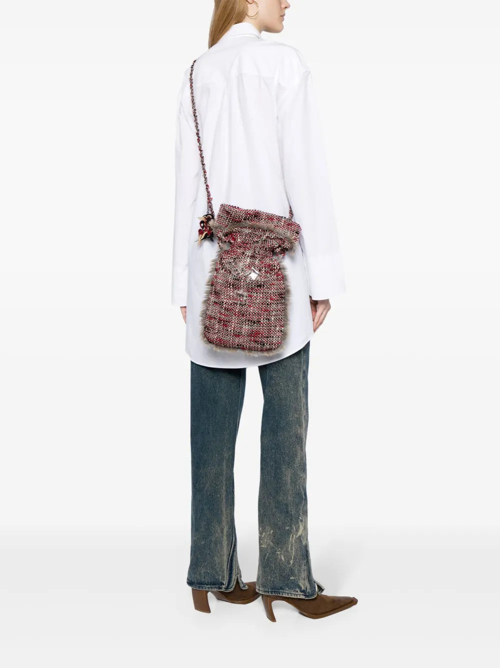 Pre-OwnedCHANEL Pre-Owned2010 hot-water-bottle tweed crossbody bag