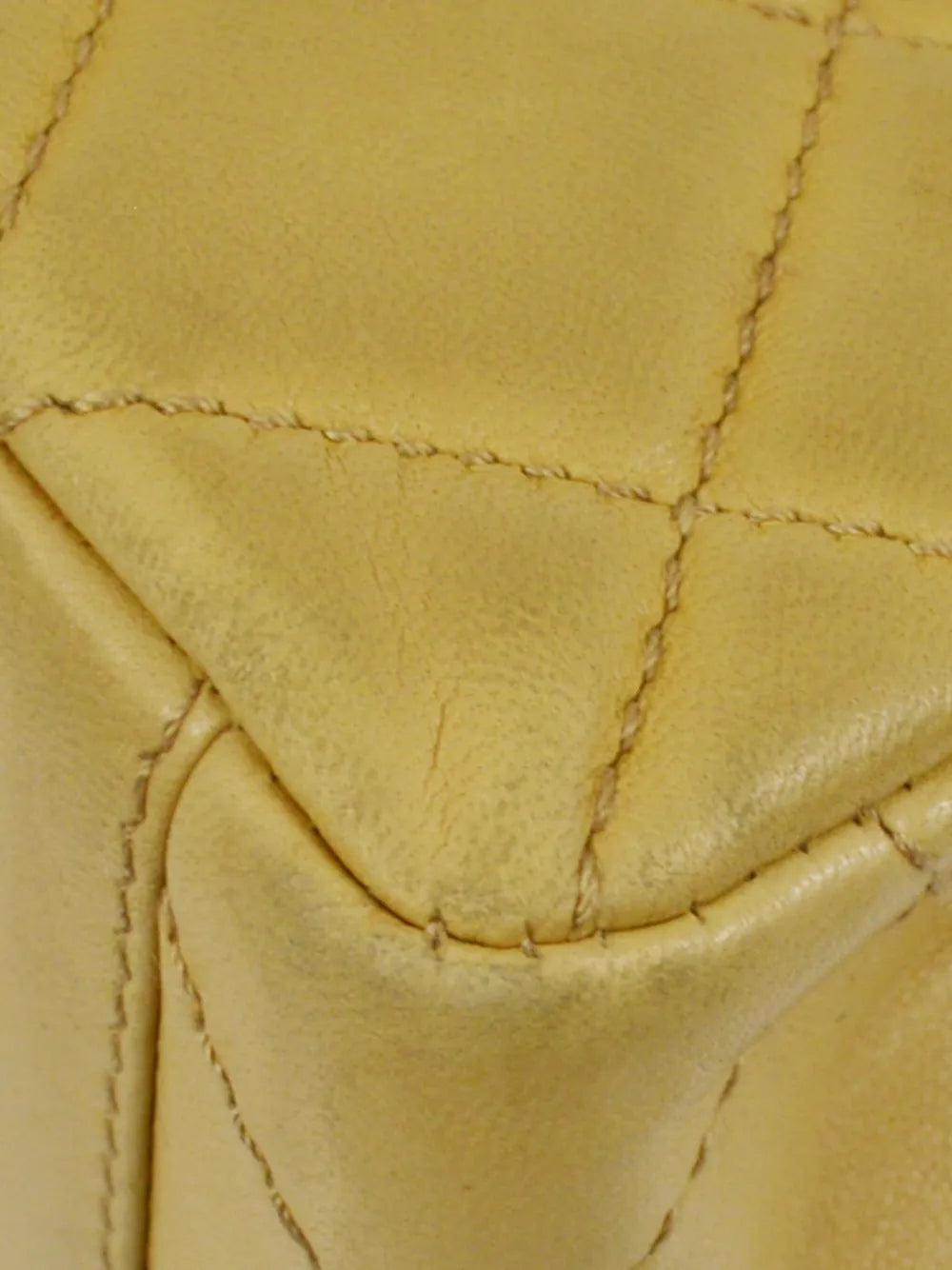 Pre-OwnedCHANEL Pre-Owned1998 Classic Flap handbag