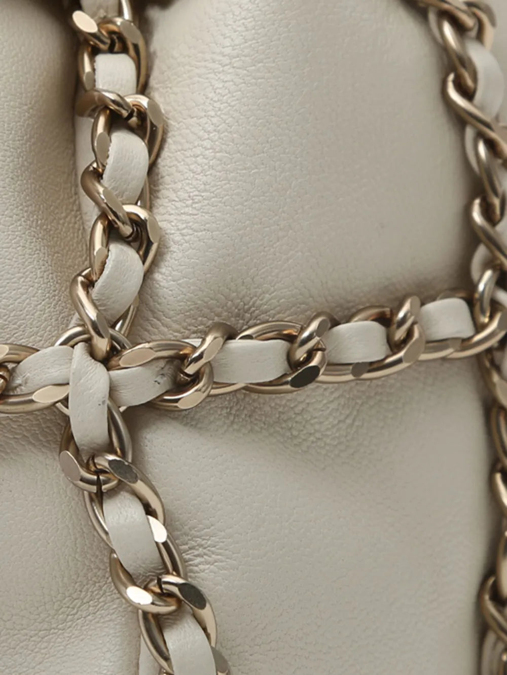 Pre-OwnedCHANEL Pre-Ownedleather chain-link bucket bag