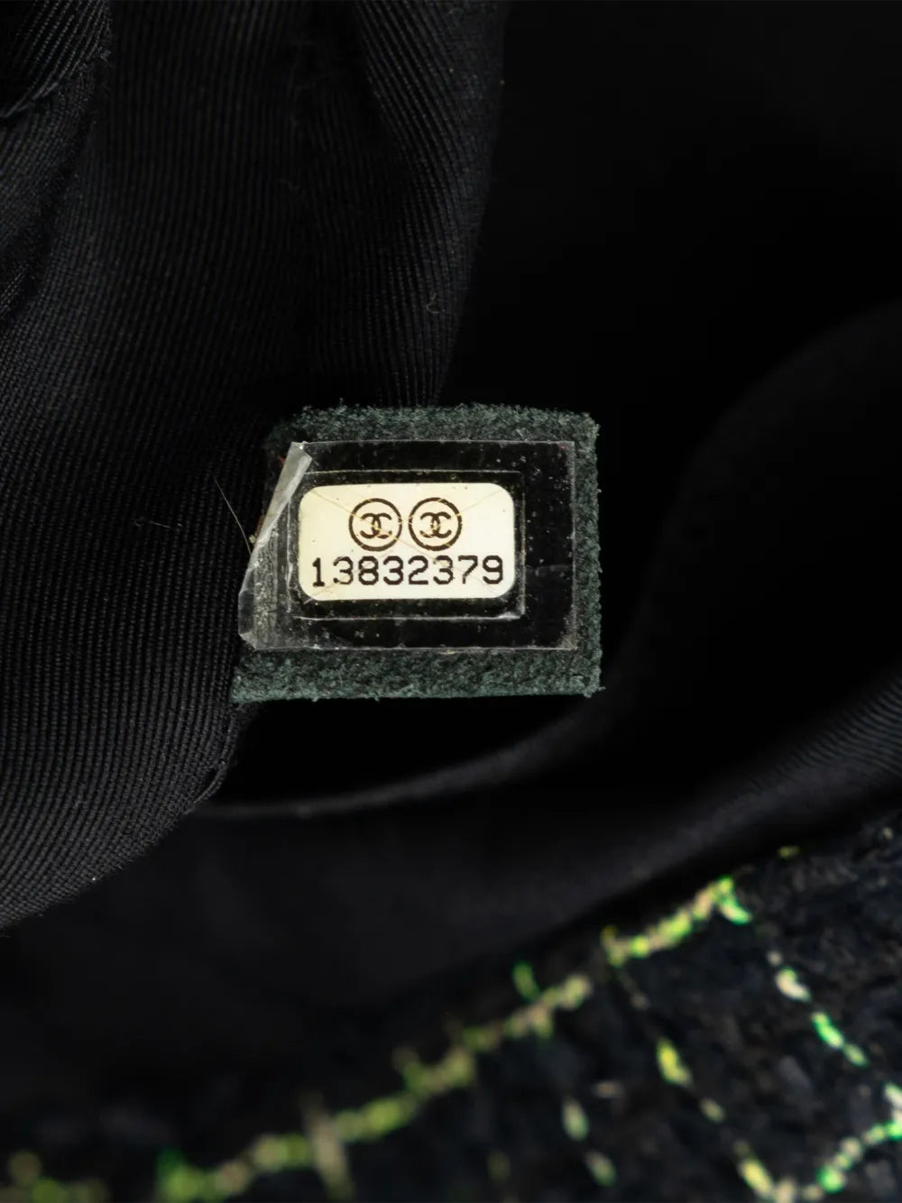 Pre-OwnedCHANEL Pre-Owned2009-2010 Pre-Owned Chanel Coco Country Camellia tote bag