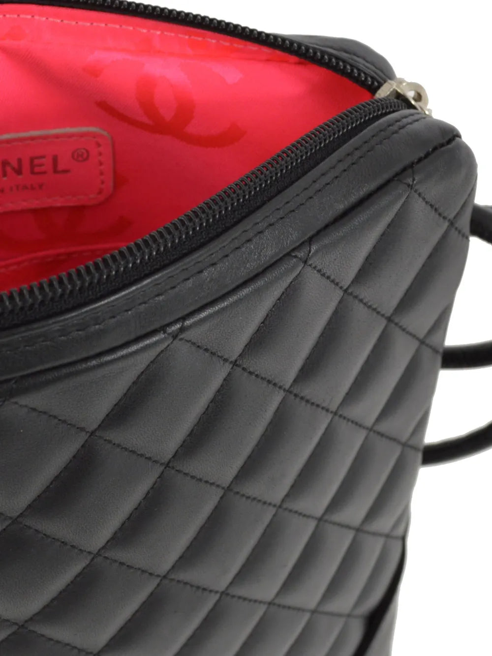 Pre-OwnedCHANEL Pre-Owned2005 Cambon line crossbody bag