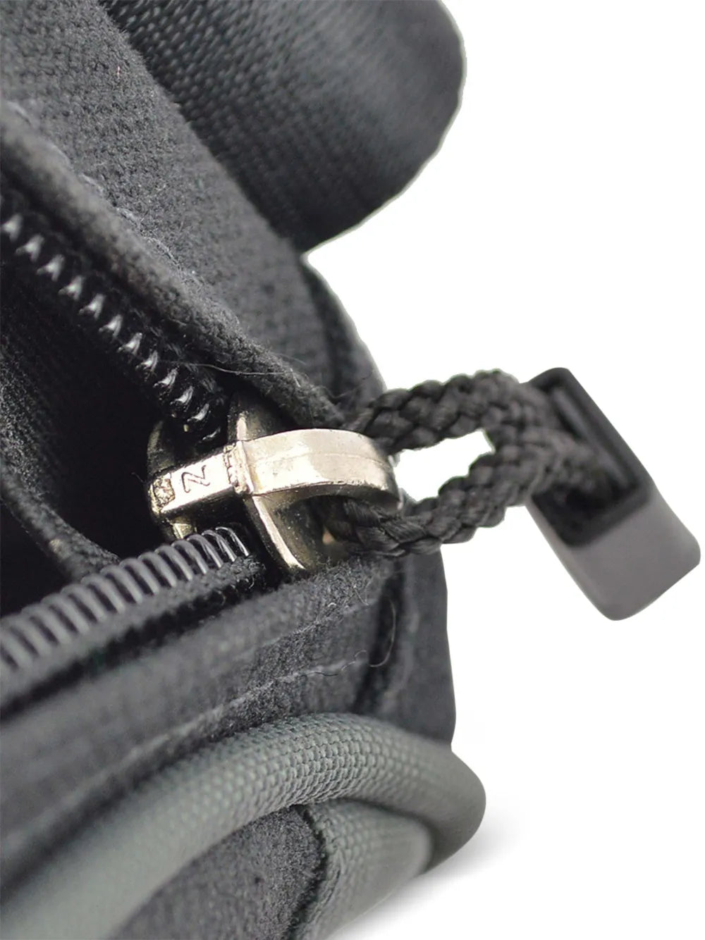 Pre-OwnedCHANEL Pre-Owned2003 Sports Line belt bag