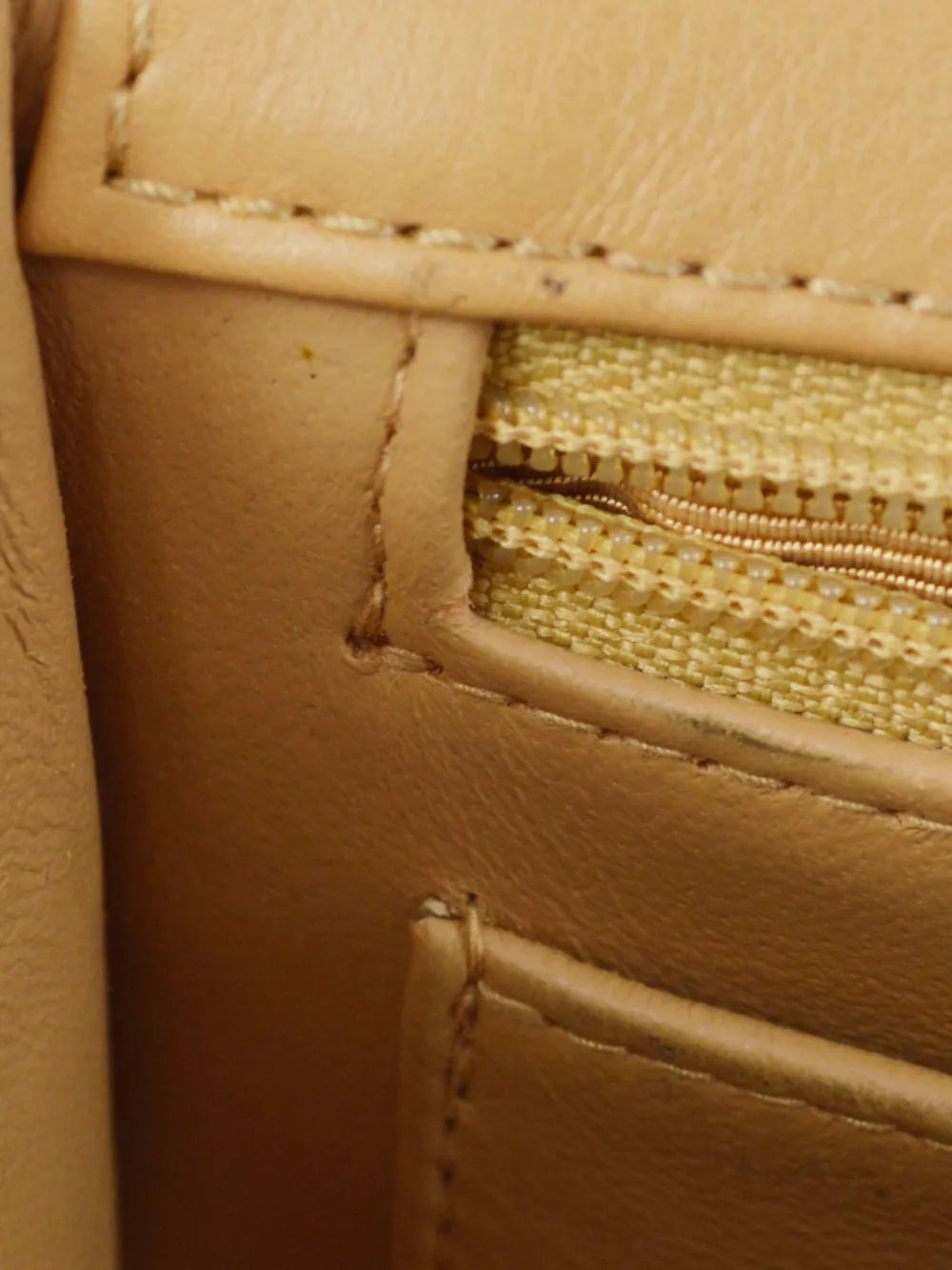 Pre-OwnedCHANEL Pre-Owned1998 Mademoiselle flap shoulder bag