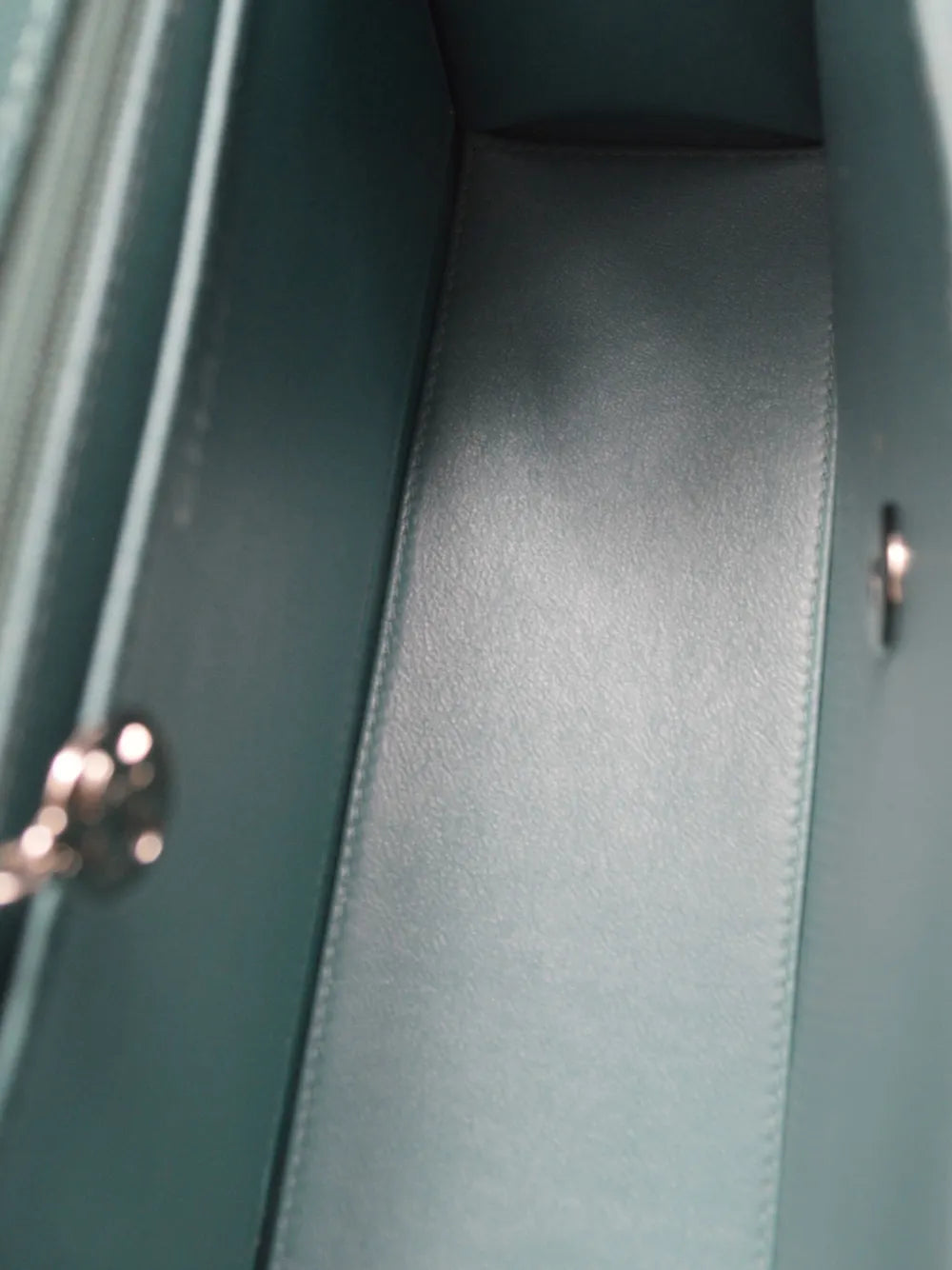 Pre-OwnedCHANEL Pre-Owned1998 CC turn-lock handbag
