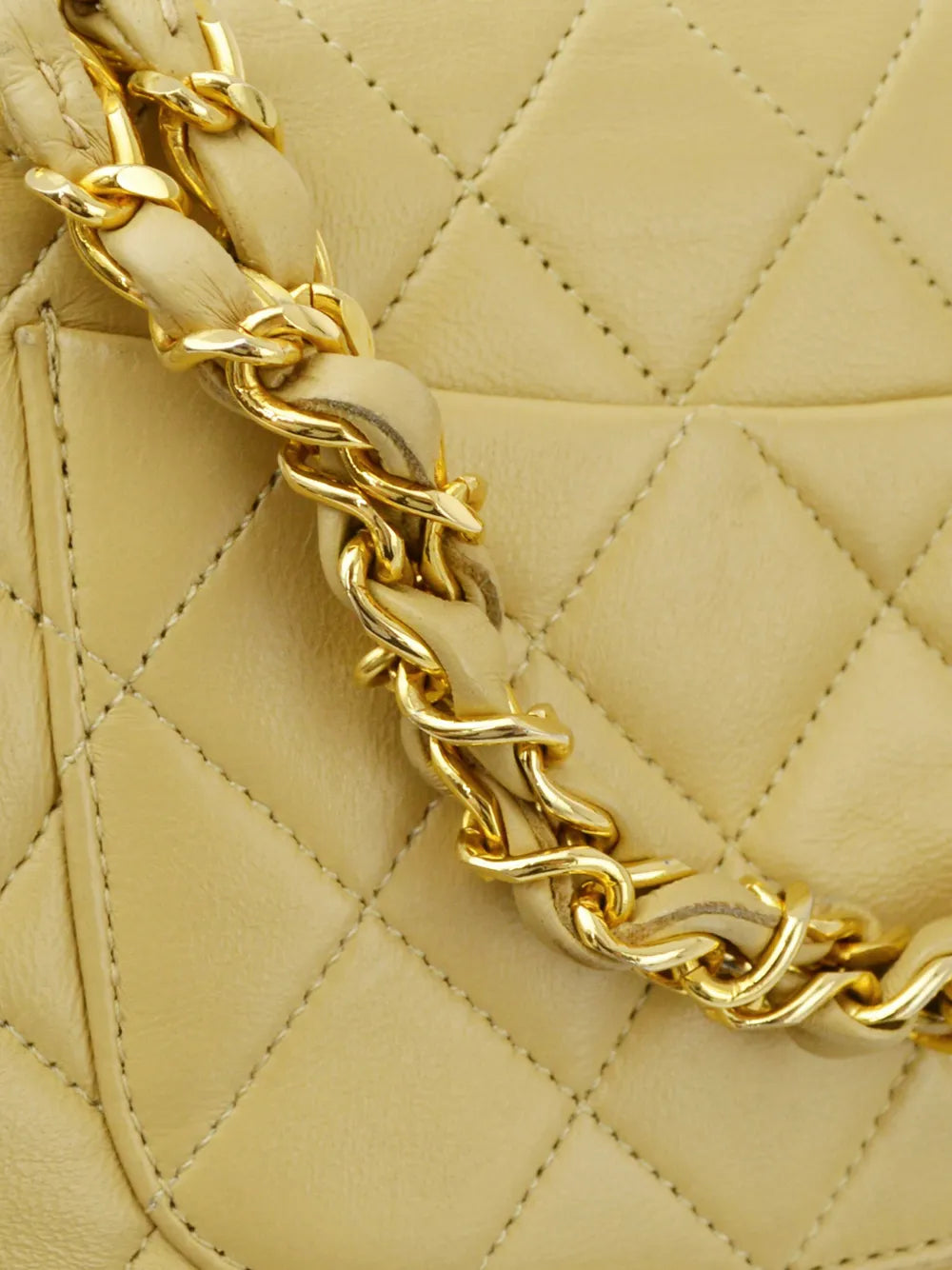 Pre-OwnedCHANEL Pre-Owned2002 mini Square Flap handbag
