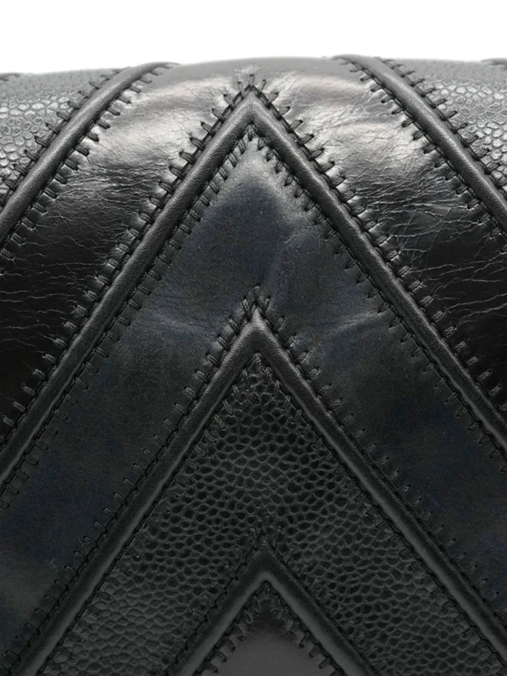 Pre-OwnedCHANEL Pre-Owned2016-2017 medium Boy Chanel shoulder bag