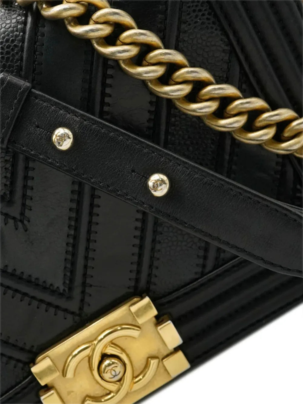 Pre-OwnedCHANEL Pre-Owned2016-2017 medium Boy Chanel shoulder bag