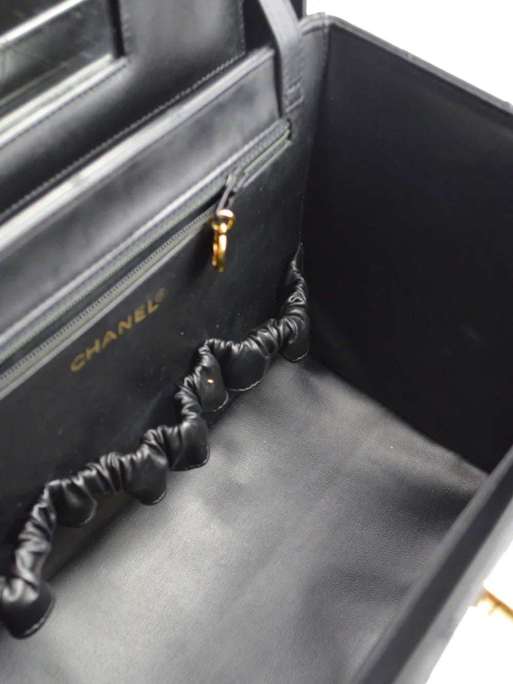Pre-OwnedCHANEL Pre-Owned1995 CC turn-lock two-way vanity bag