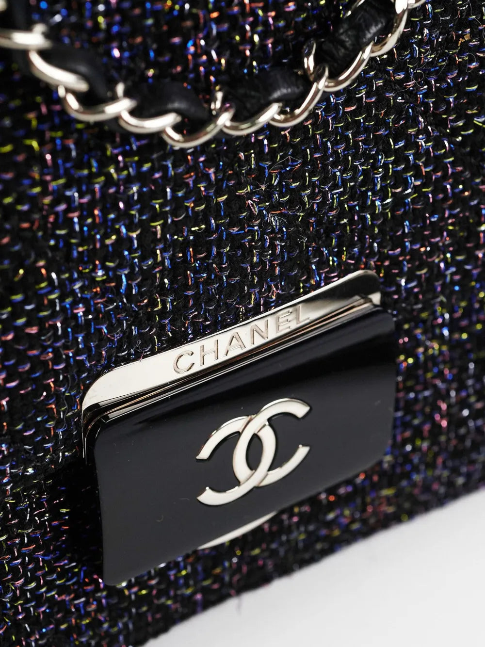 Pre-OwnedCHANEL Pre-Owned2017 Beauty Lock Flap tweed shoulder bag