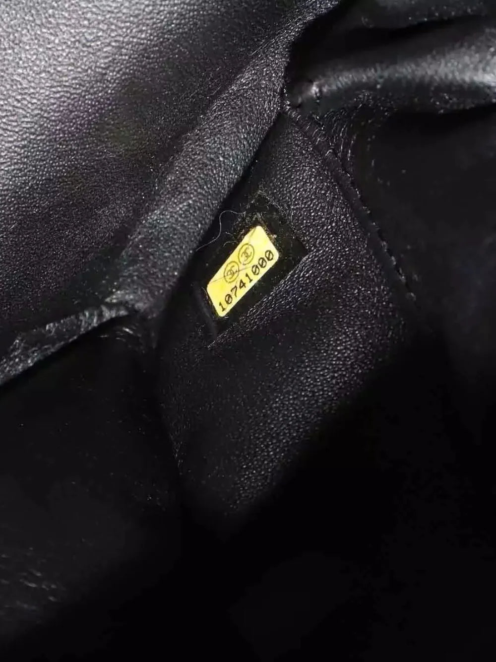 Pre-OwnedCHANEL Pre-Ownedmini Luxury Line handbag