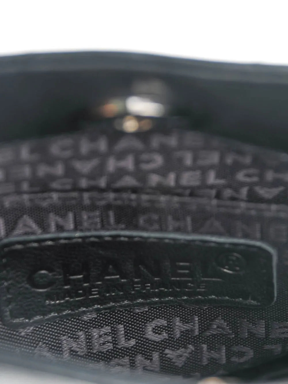 Pre-OwnedCHANEL Pre-Ownedchain-fringe leather crossbody bag