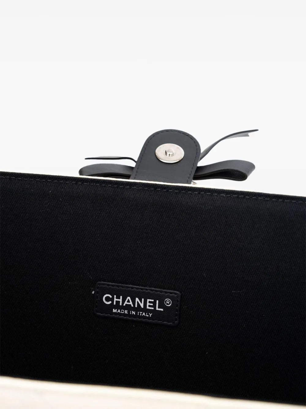 Pre-OwnedCHANEL Pre-Owned2014 CC diamond-quilted clutch bag