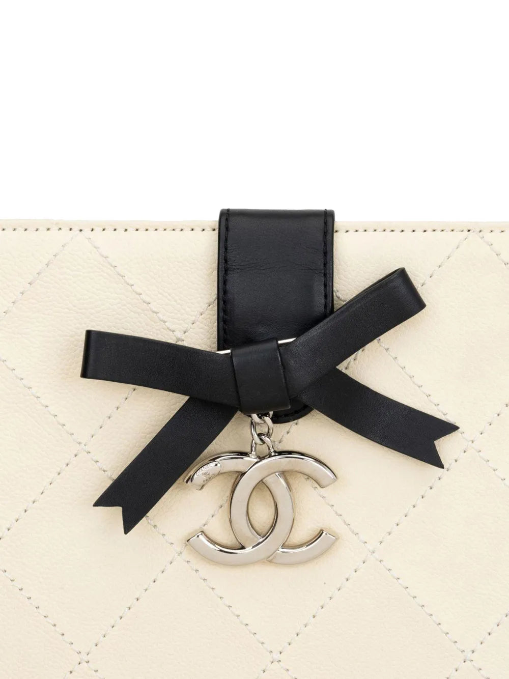Pre-OwnedCHANEL Pre-Owned2014 CC diamond-quilted clutch bag