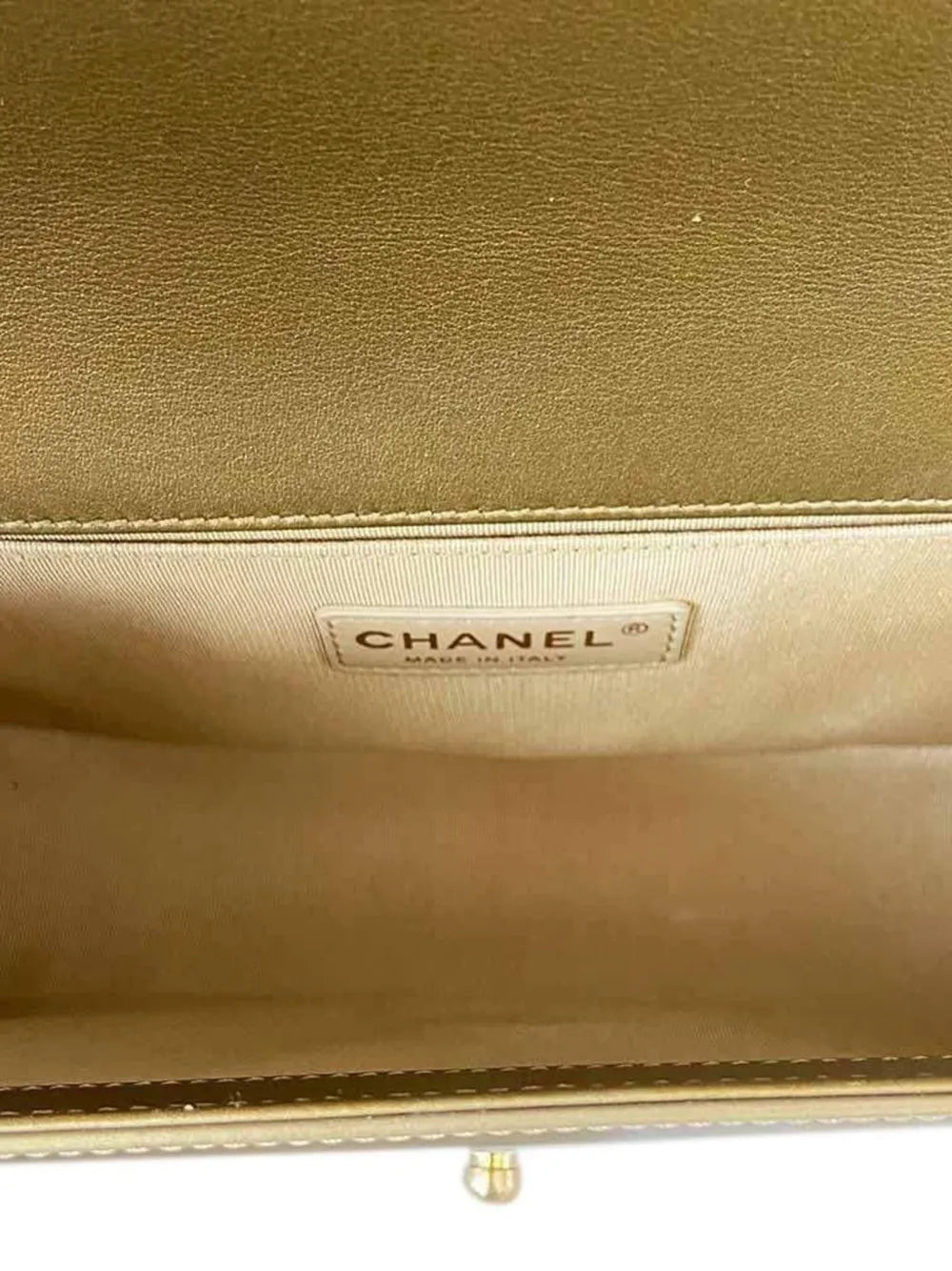 Pre-OwnedCHANEL Pre-Owned2017 medium Boy metallic shoulder bag