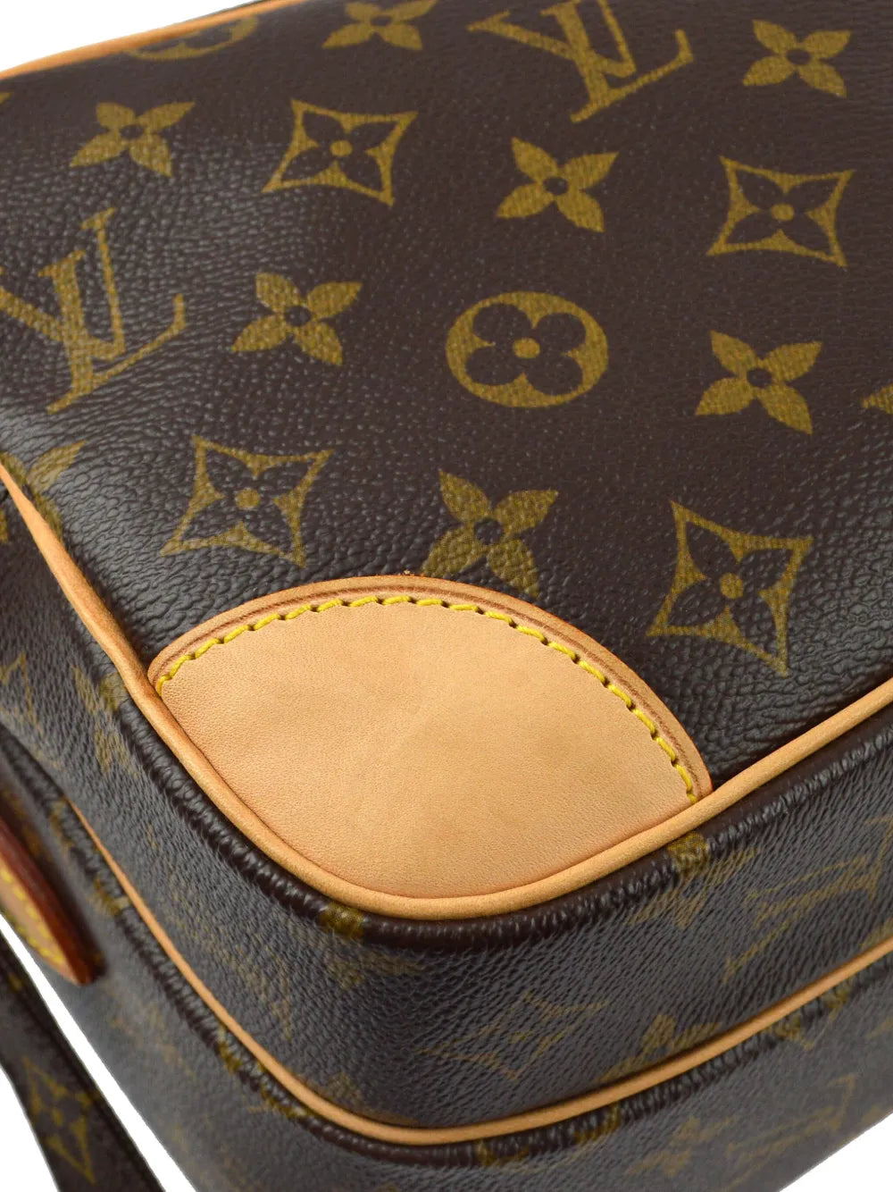 Pre-OwnedLouis Vuitton Pre-Owned2005 Nile messenger bag