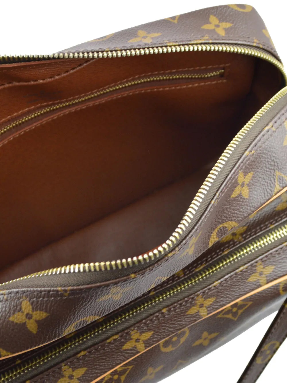 Pre-OwnedLouis Vuitton Pre-Owned2005 Nile messenger bag