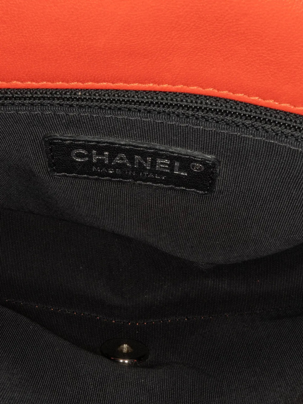 Pre-OwnedCHANEL Pre-Owned2016-2017 Medium Lambskin Cuba Color Flap crossbody bag