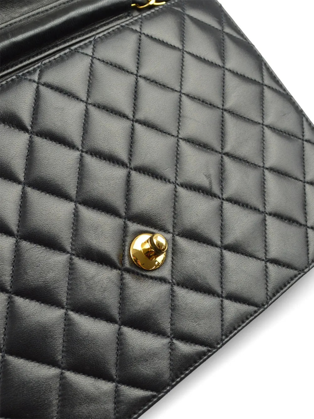 Pre-OwnedCHANEL Pre-Owned2002 CC turn-lock shoulder bag