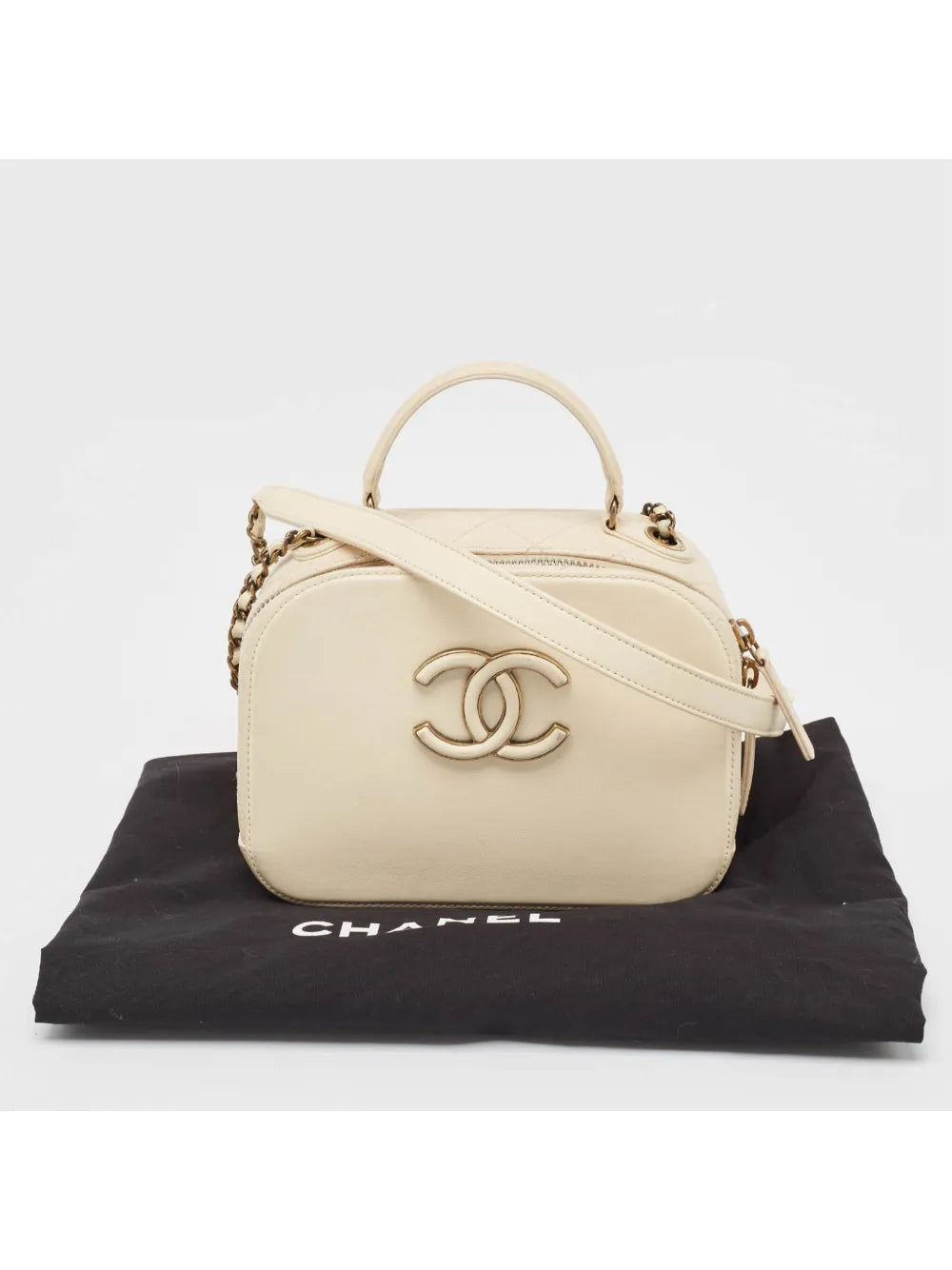 Pre-OwnedCHANEL Pre-OwnedCC quilted two-way vanity bag