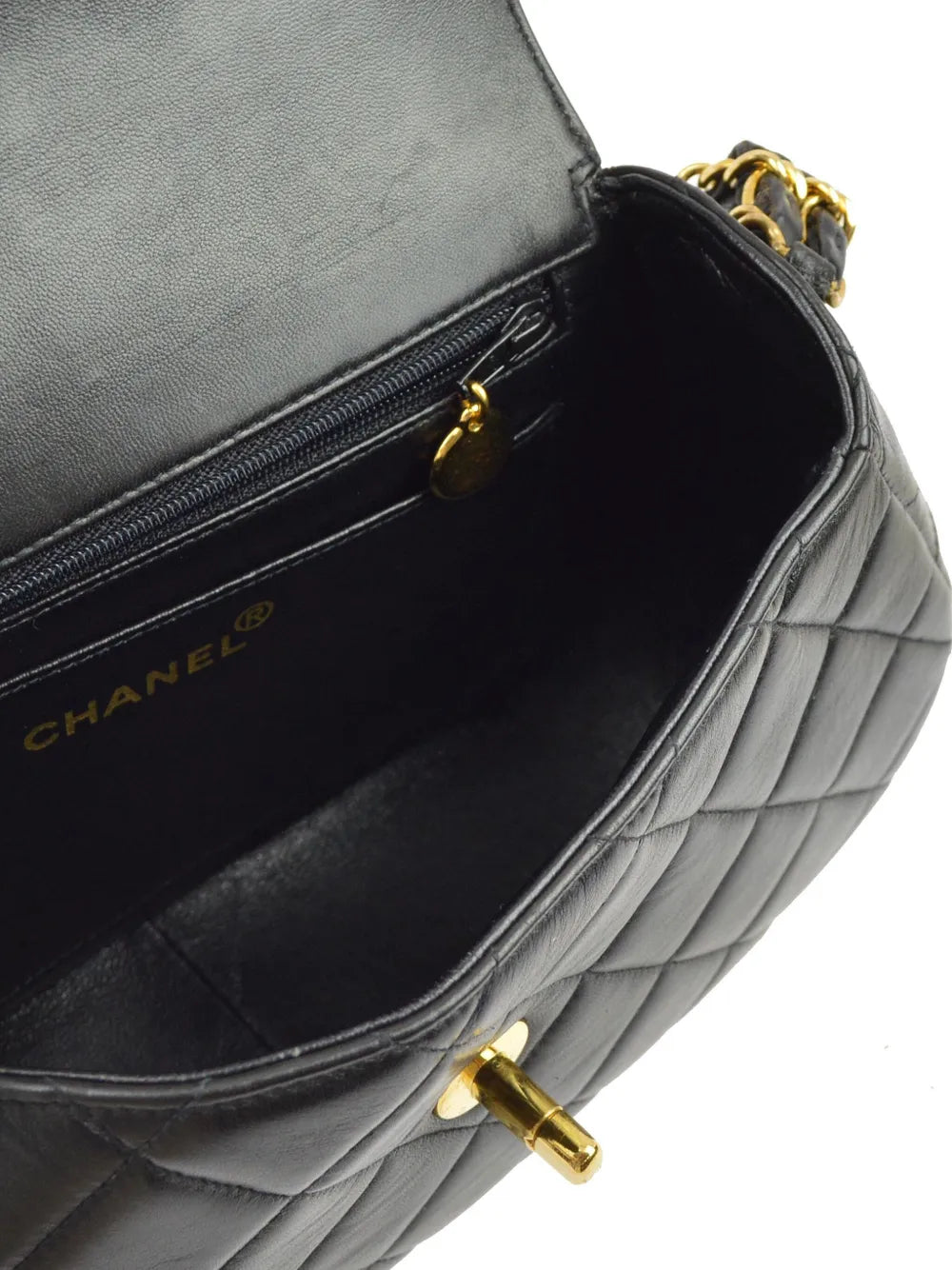Pre-OwnedCHANEL Pre-Owned1997 diamond-quilted leather handbag