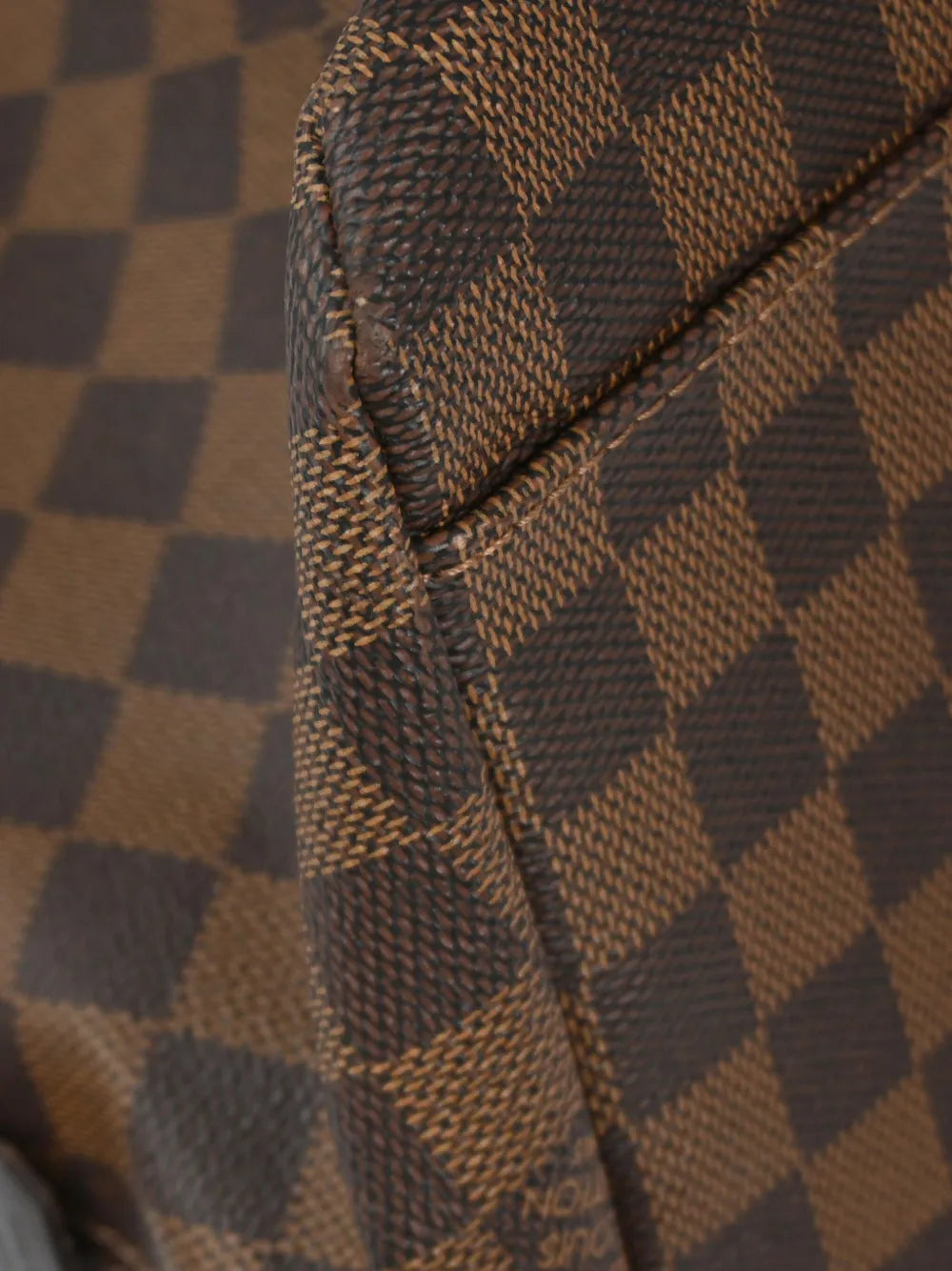 Pre-OwnedLouis Vuitton Pre-Owned2011 Weekender MM travel bag