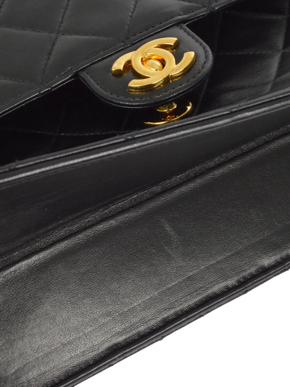 Pre-OwnedCHANEL Pre-Owned2002 small Half Flap handbag