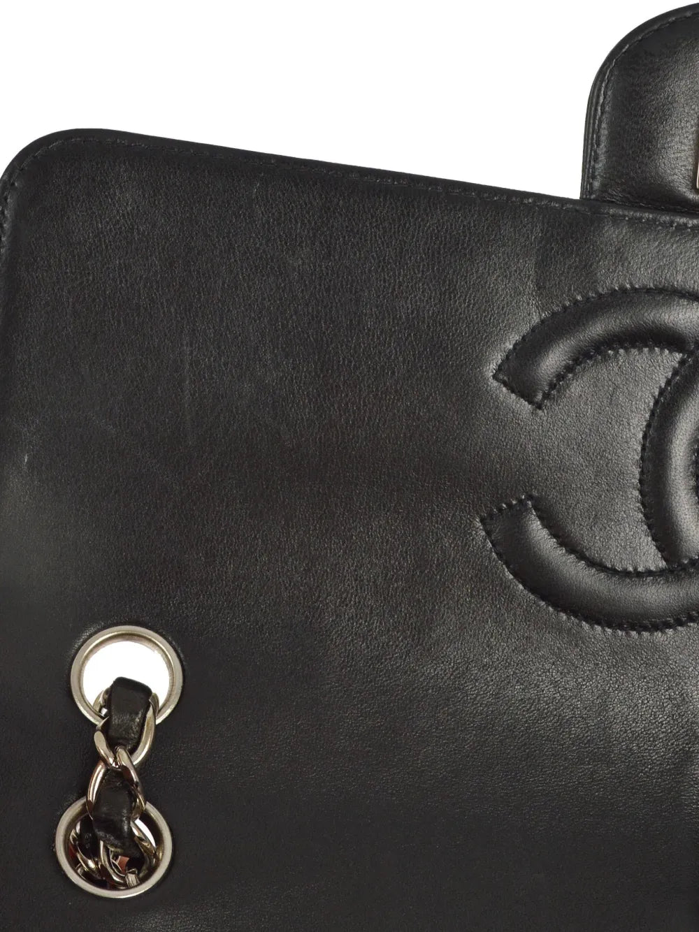 Pre-OwnedCHANEL Pre-Owned1997 medium Classic Flap shoulder bag