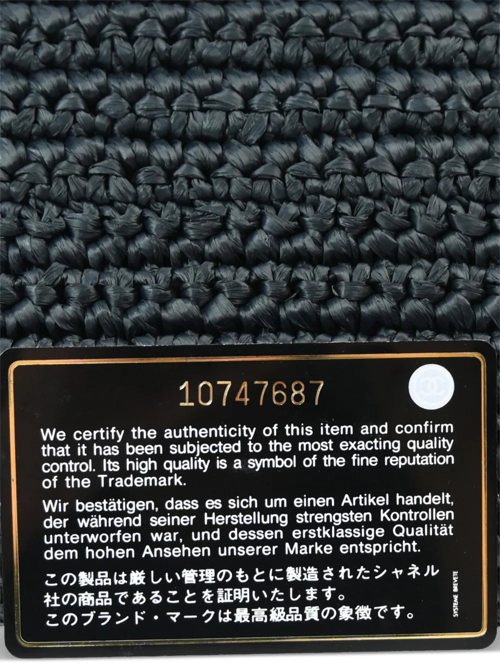 Pre-OwnedCHANEL Pre-Owned2006 Chain tote bag