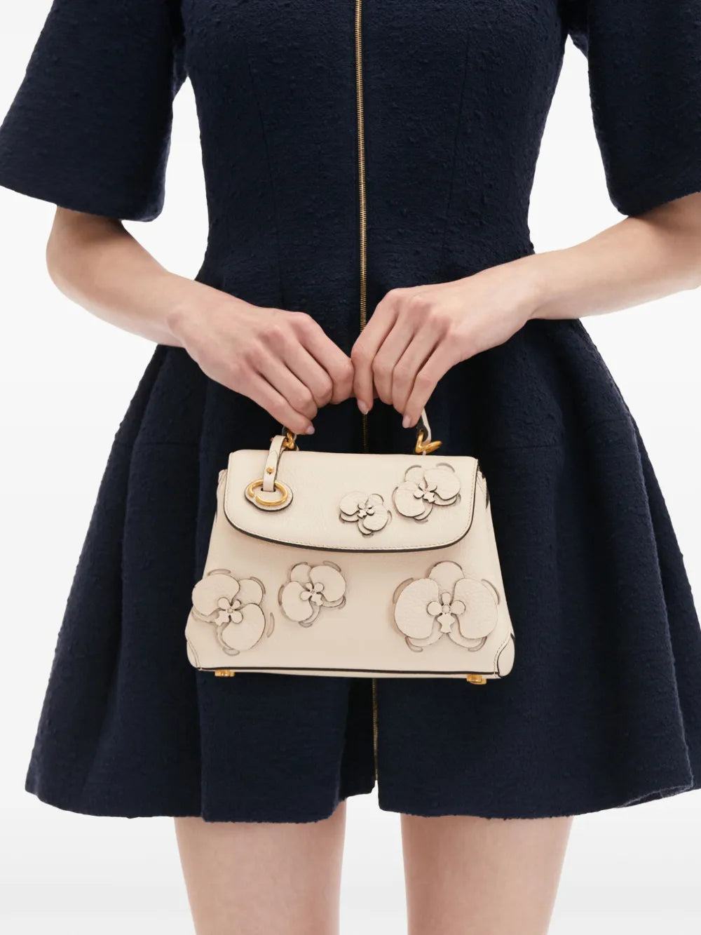 Oscar de la RentaThe Laser-Cut Orchid Mini Poppy tote bag