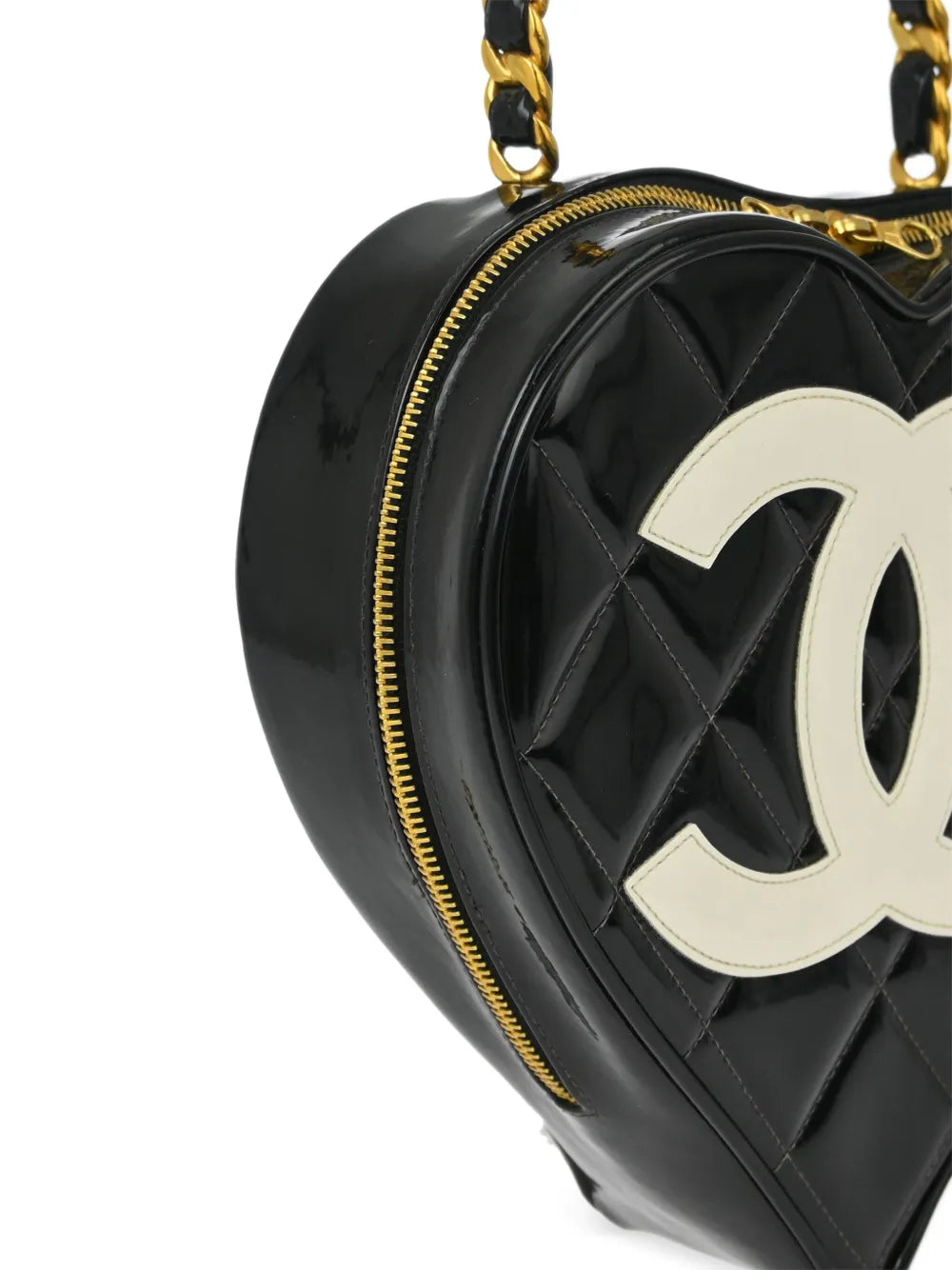 Pre-OwnedCHANEL Pre-Owned1995 heart vanity handbag
