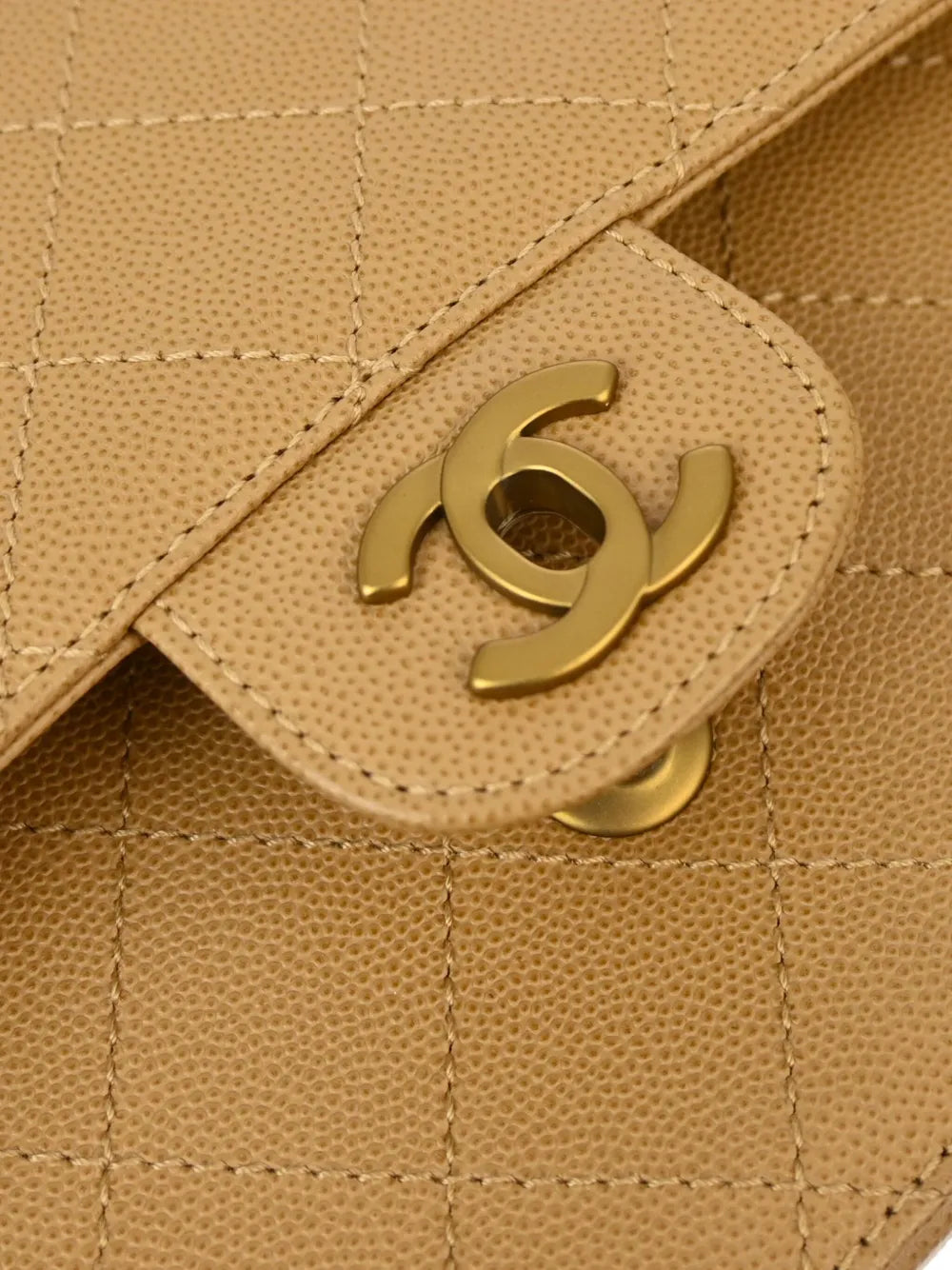 Pre-OwnedCHANEL Pre-Owned1998 medium Classic Flap shoulder bag