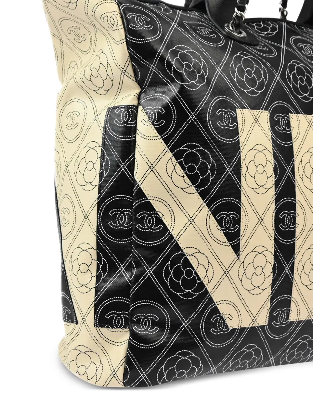 Pre-OwnedCHANEL Pre-Owned2017 Camellia Shopping two-way bag