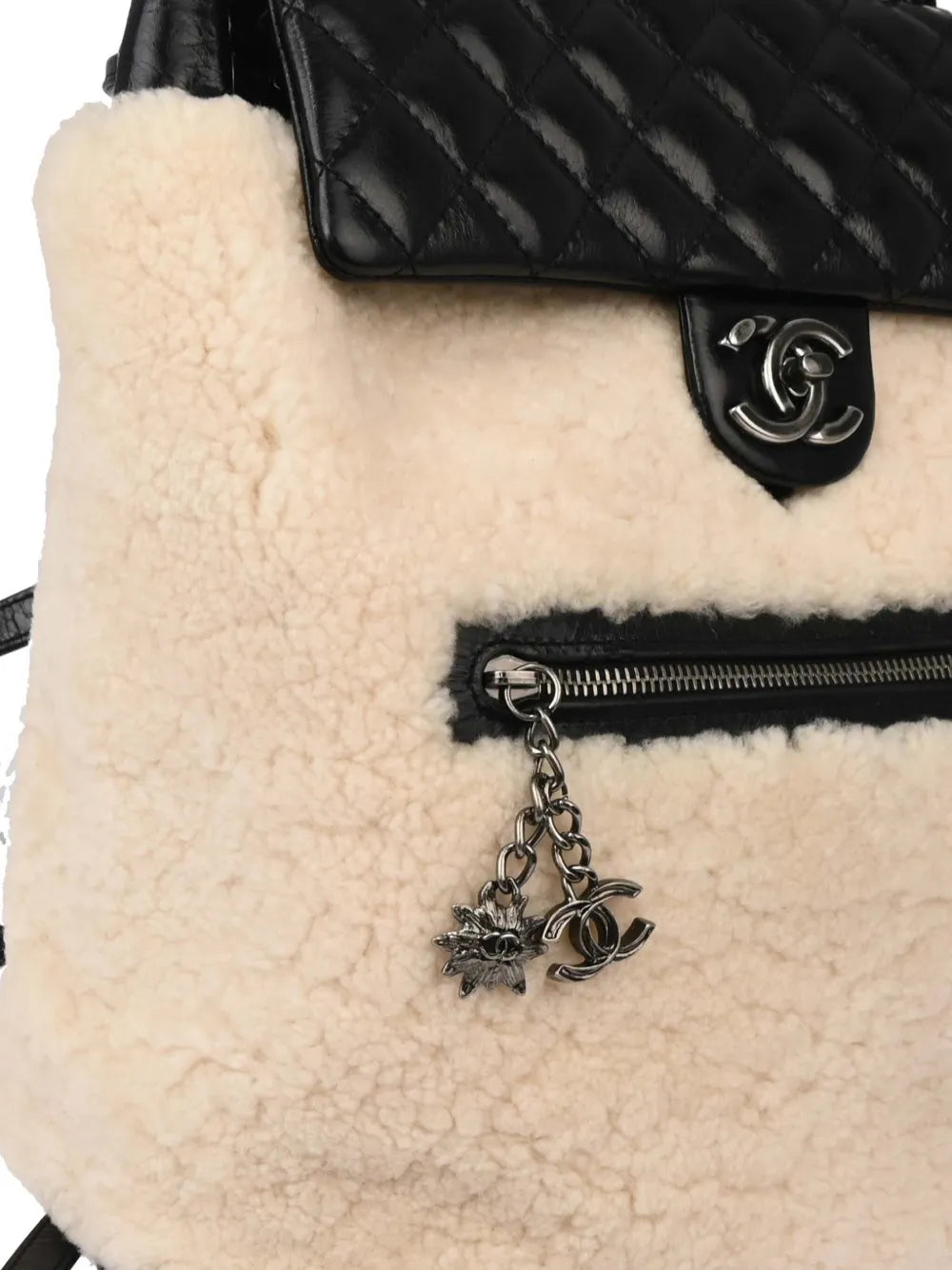 Pre-OwnedCHANEL Pre-Owned2013 shearling backpack