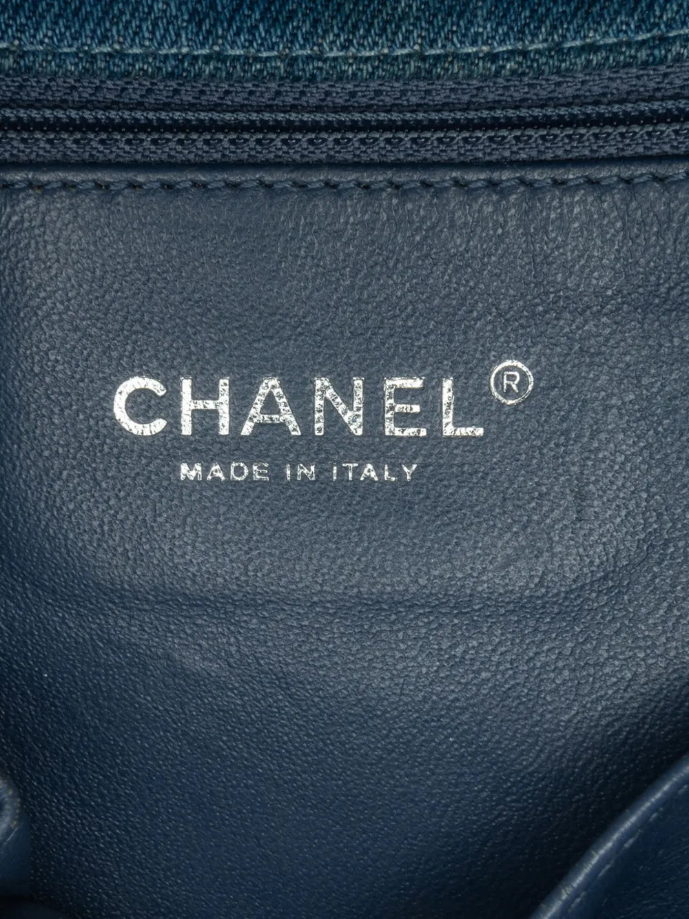 Pre-OwnedCHANEL Pre-Owned2012-2013 Large Quilted Denim Boy Flap crossbody bag